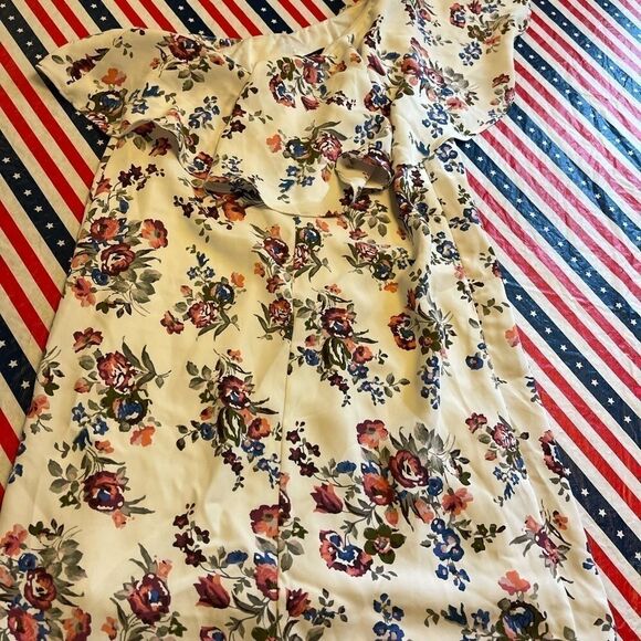 DO + BE White Floral Ruffle Off Shoulder Dress - Picture 10 of 10